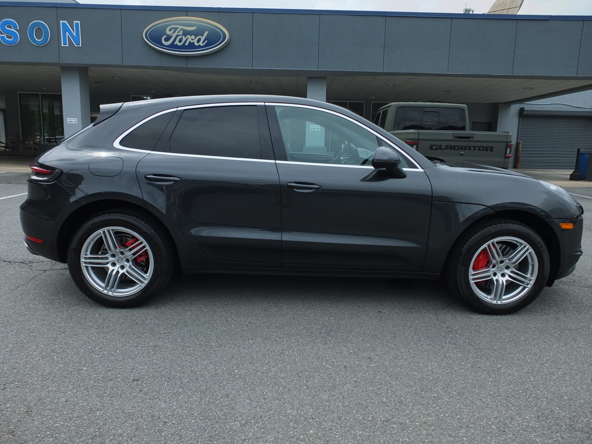 Used 2020 Porsche Macan S AWD/4WD image 2