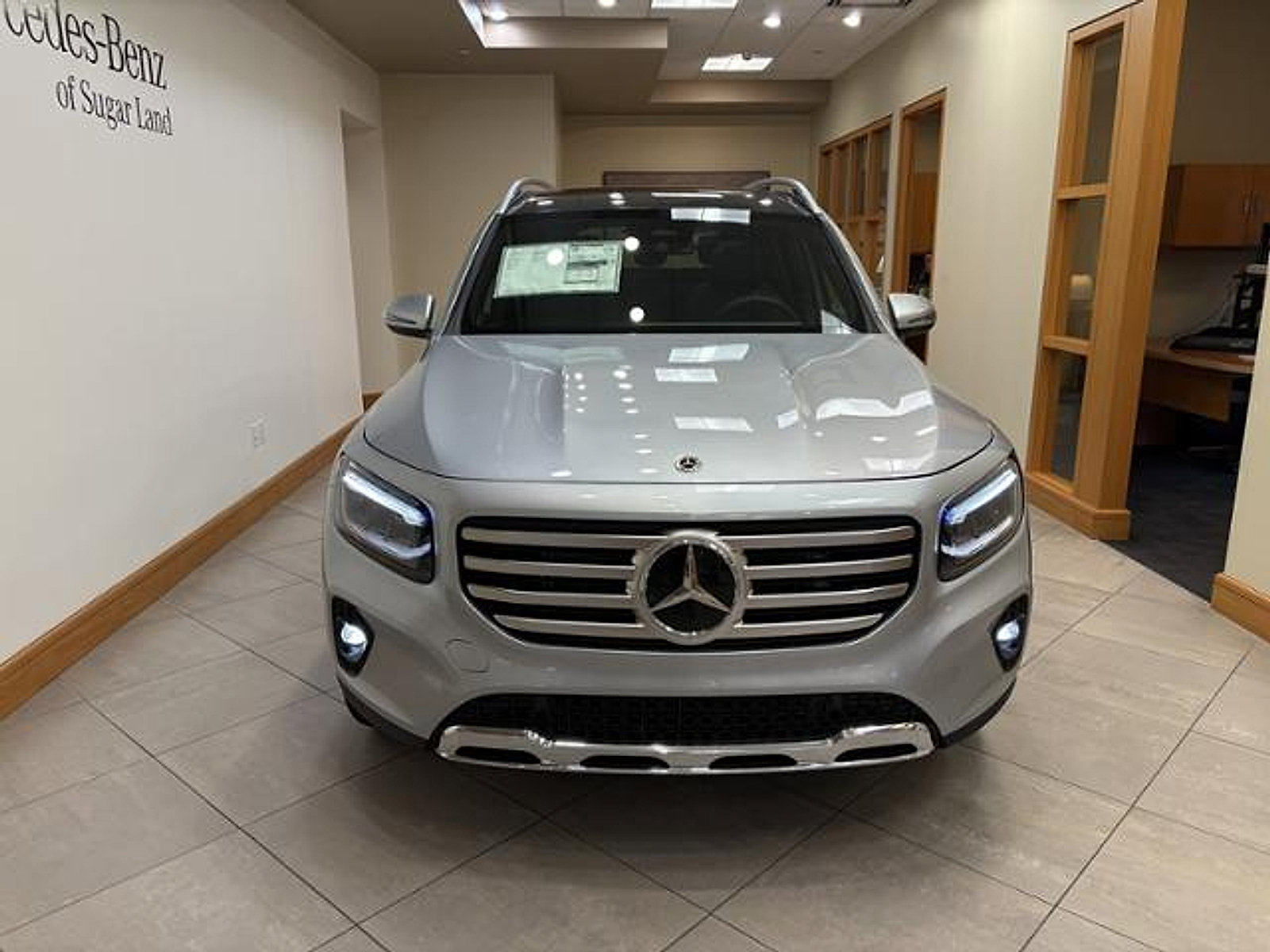 New 2026 Mercedes-Benz GLB 250 image 3