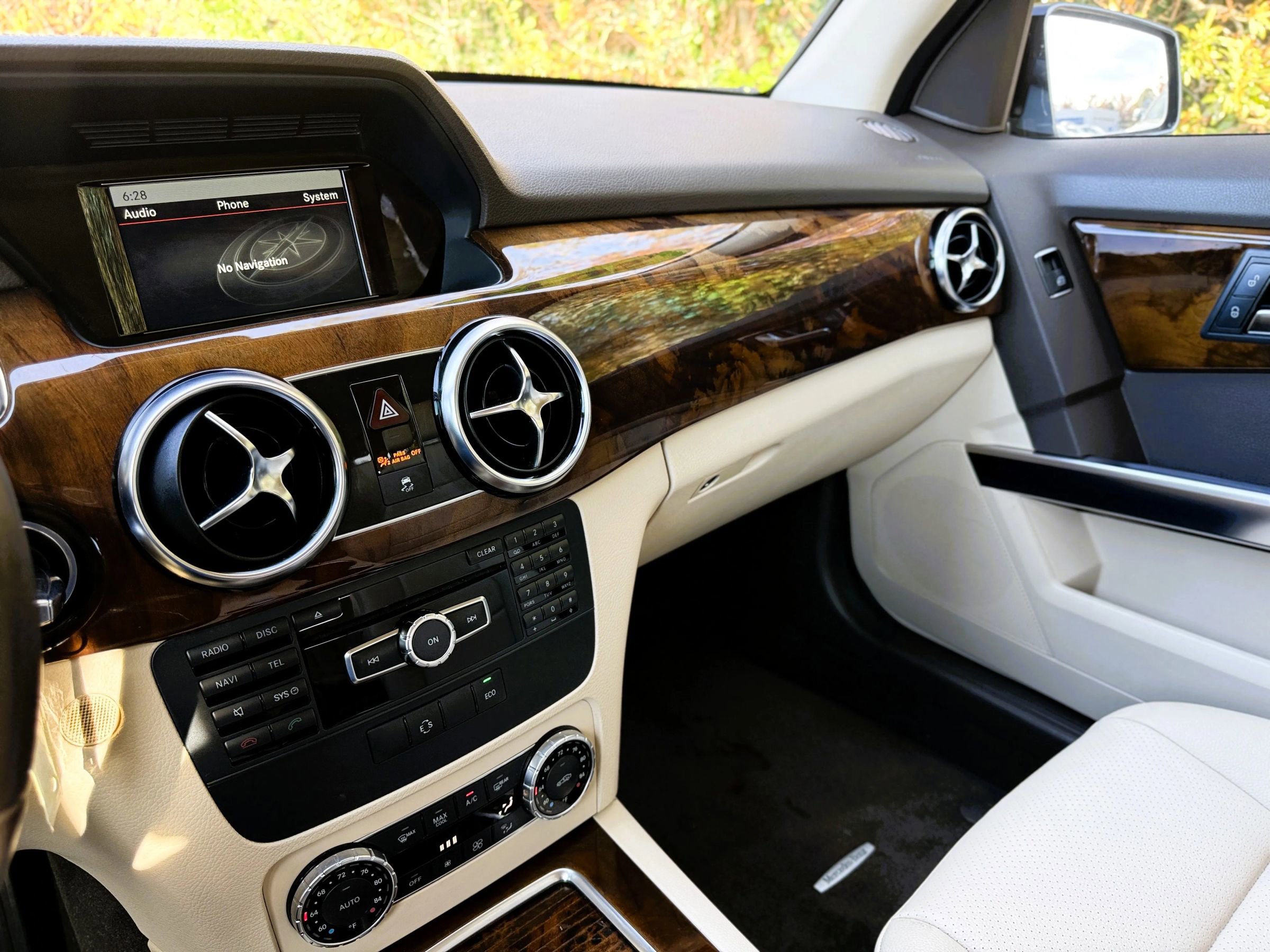 Used 2014 Mercedes-Benz GLK 350 4MATIC image 4