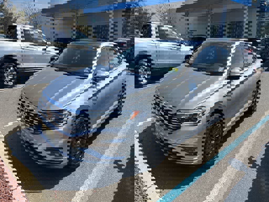 Used 2019 Volkswagen Jetta SEL Premium image 1