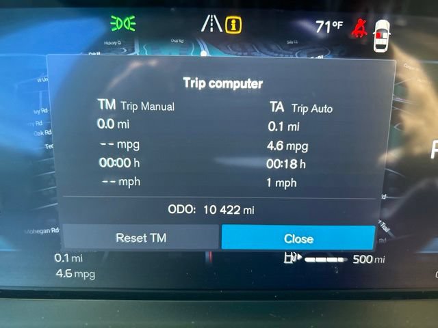 Certified 2025 Volvo XC40 B5 Plus AWD/4WD image 24