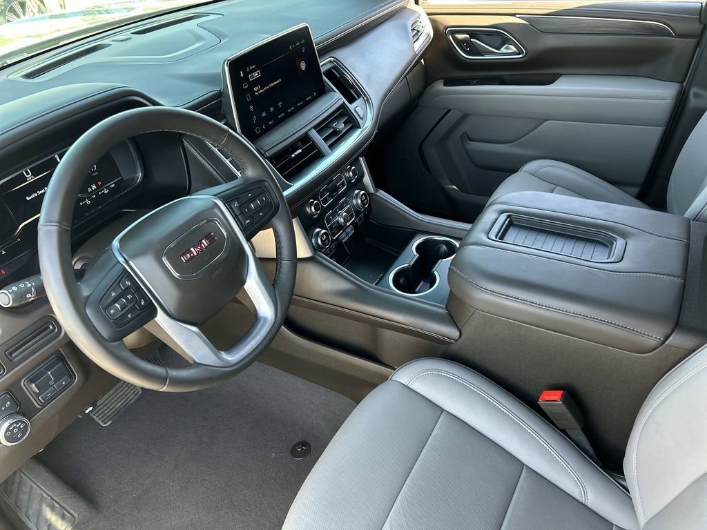 Used 2024 GMC Yukon XL SLT w/ SLT Luxury Package AWD/4WD image 10