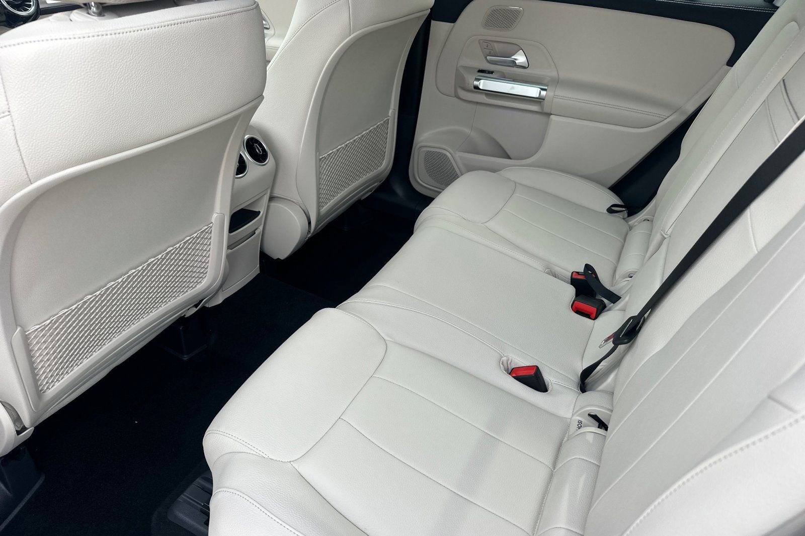 New 2026 Mercedes-Benz GLB 250 4MATIC image 10