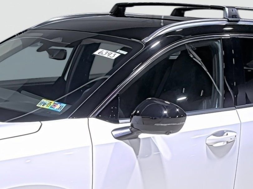 New 2026 Nissan Kicks SR w/ Illumination Package AWD/4WD image 9