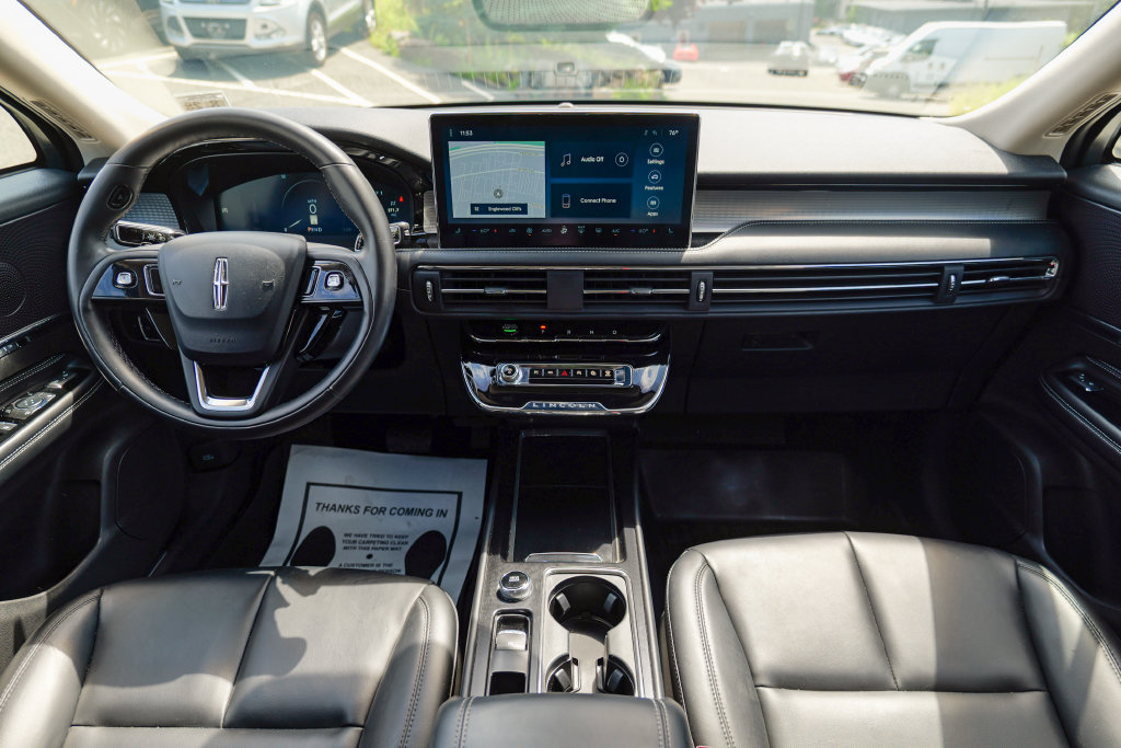 Used 2023 Lincoln Corsair AWD image 39
