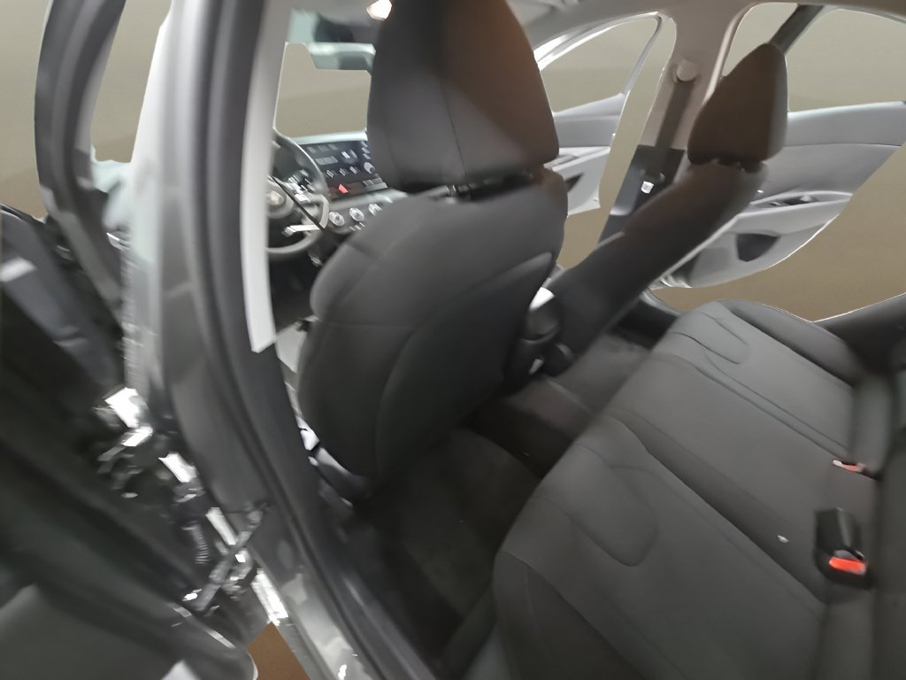 New 2026 Hyundai Elantra SE FWD image 16