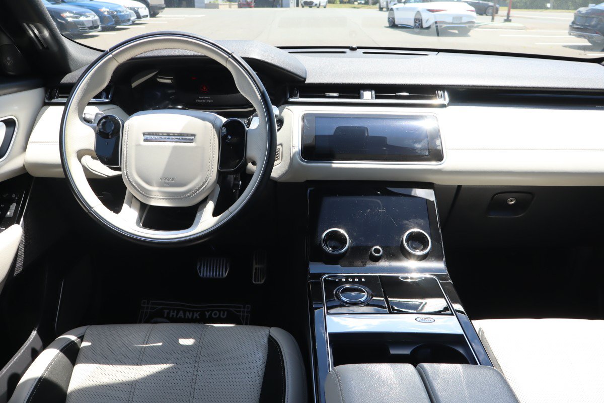 Used 2019 Land Rover Range Rover Velar R-Dynamic SE AWD/4WD image 13