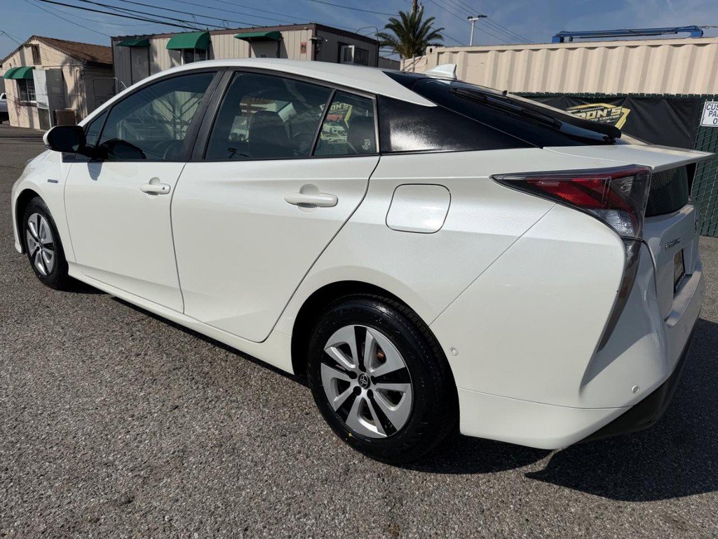 Used 2018 Toyota Prius Two w/ Prius Two Safety Plus Package FWD image 9