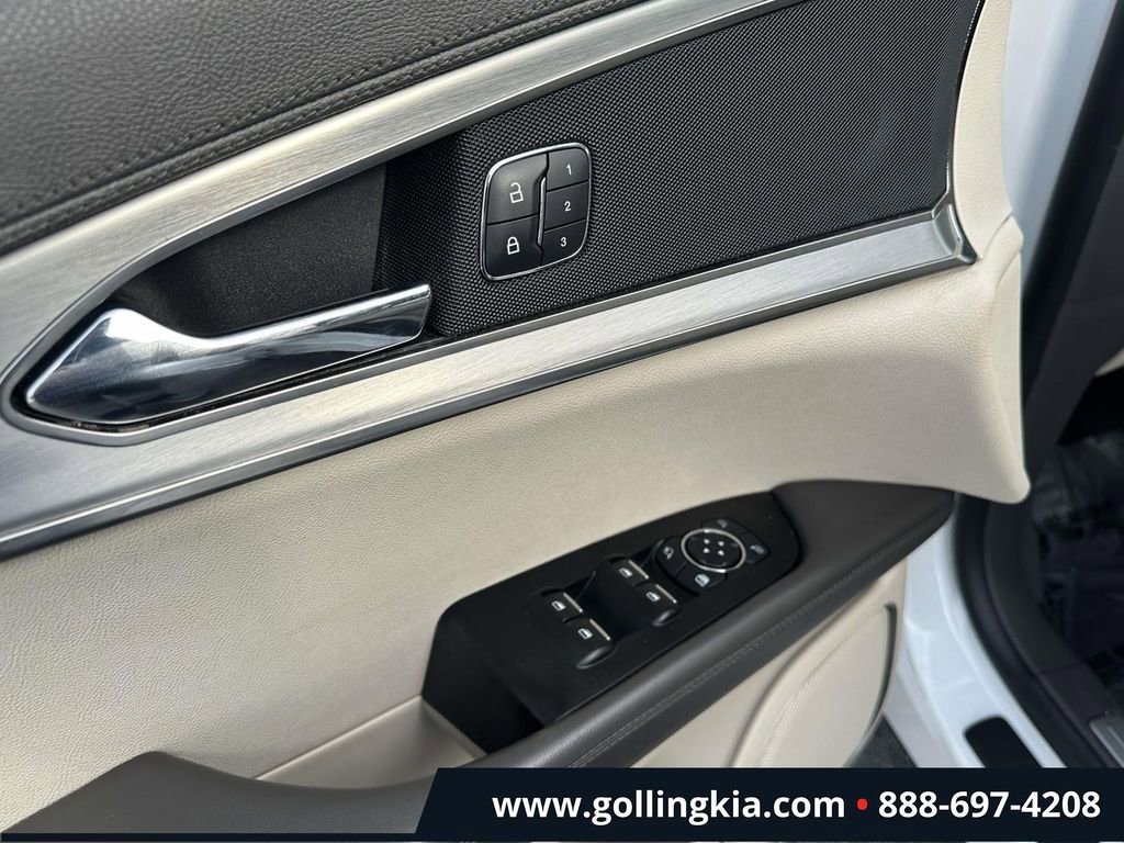 Used 2020 Lincoln Nautilus FWD w/ Equipment Group 101A image 14