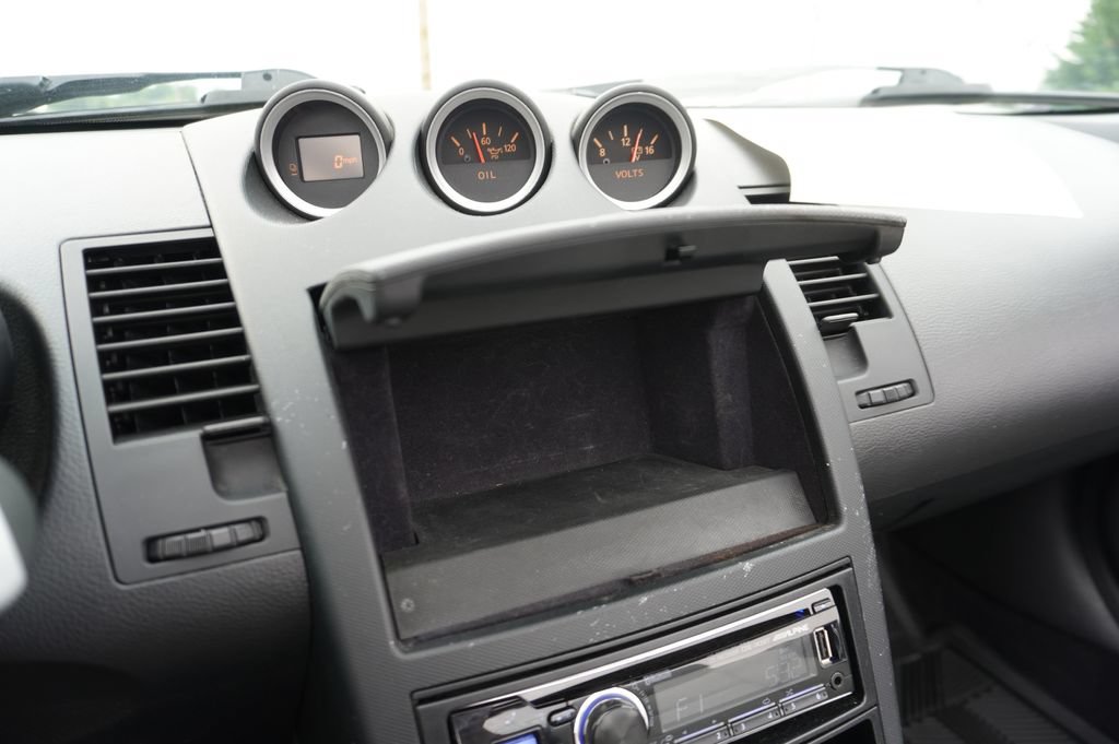 Used 2004 Nissan 350Z Enthusiast RWD image 18