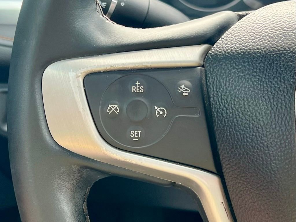 Used 2023 GMC Acadia SLT image 21