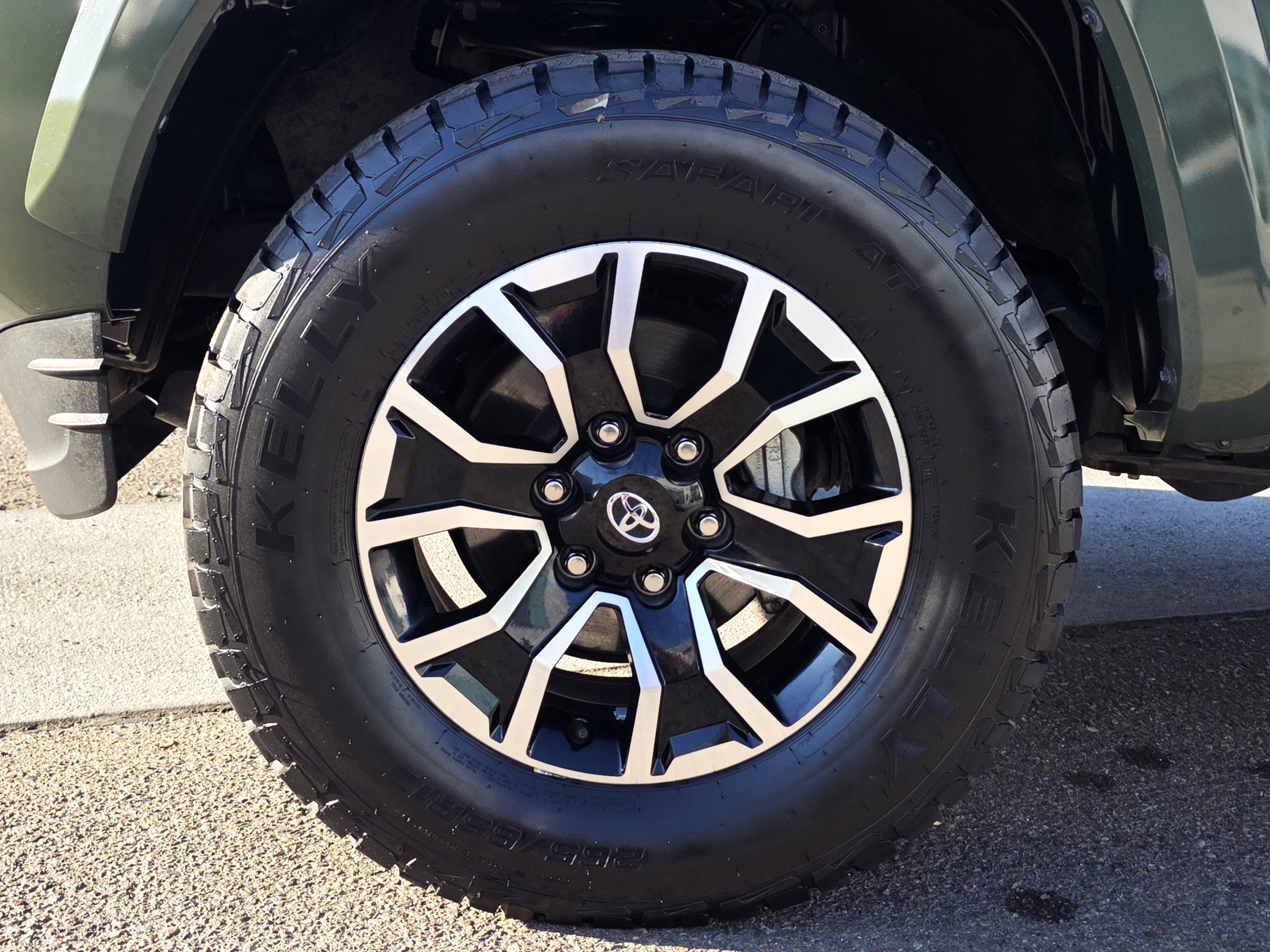 Used 2022 Toyota Tacoma TRD Sport image 10