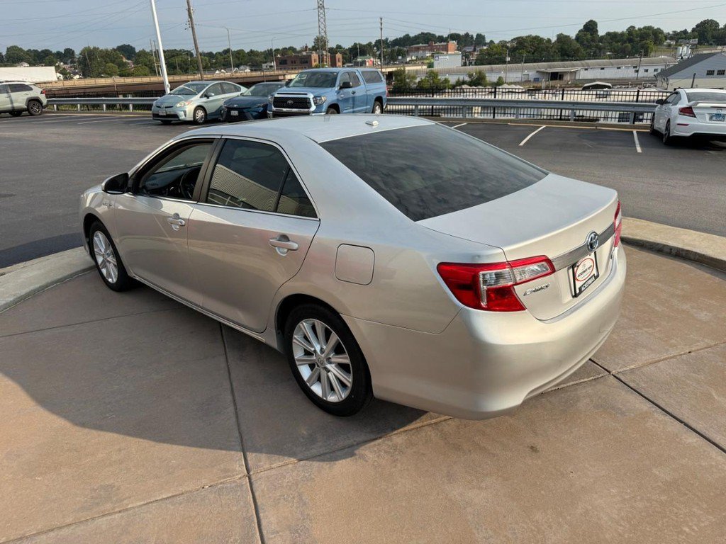 Used 2014 Toyota Camry XLE w/ Leather Package FWD image 8