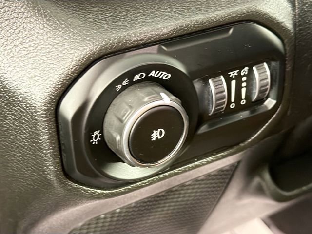Used 2021 Jeep Wrangler Unlimited Sahara w/ Uconnect 4C Nav & Sound Group image 10