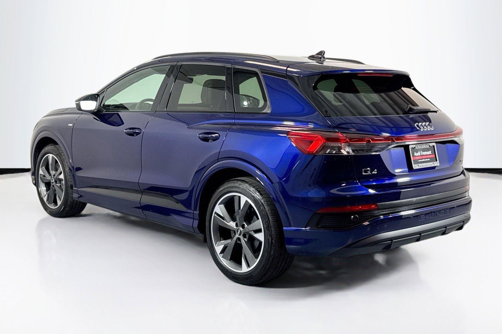 Used 2025 Audi Q4 e-tron Premium image 7