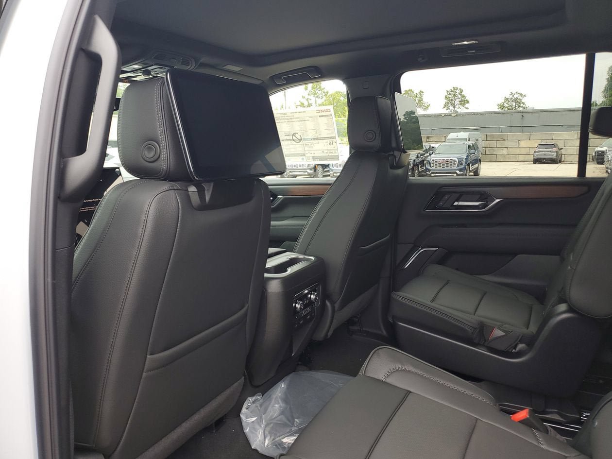 New 2026 GMC Yukon XL Denali w/ Denali Reserve Package AWD/4WD image 10