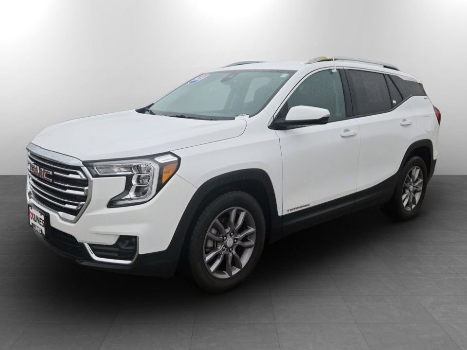 Used 2024 GMC Terrain SLT image 12