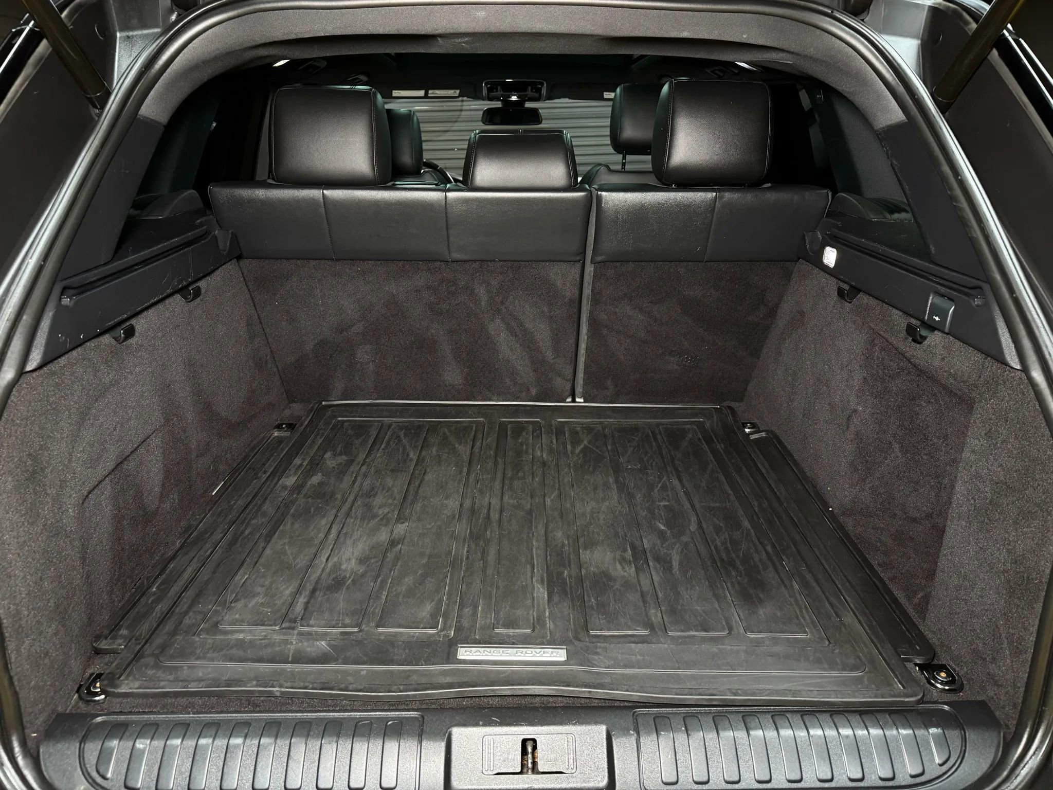 Used 2016 Land Rover Range Rover Sport SE image 15