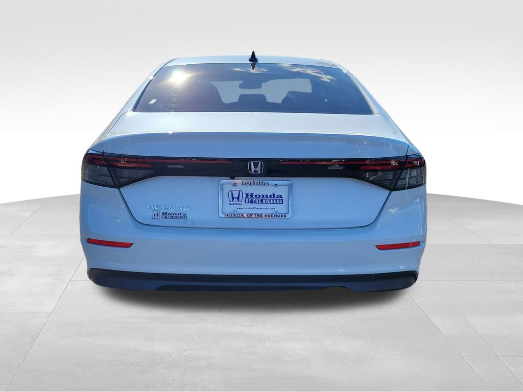 Certified 2025 Honda Accord SE image 9