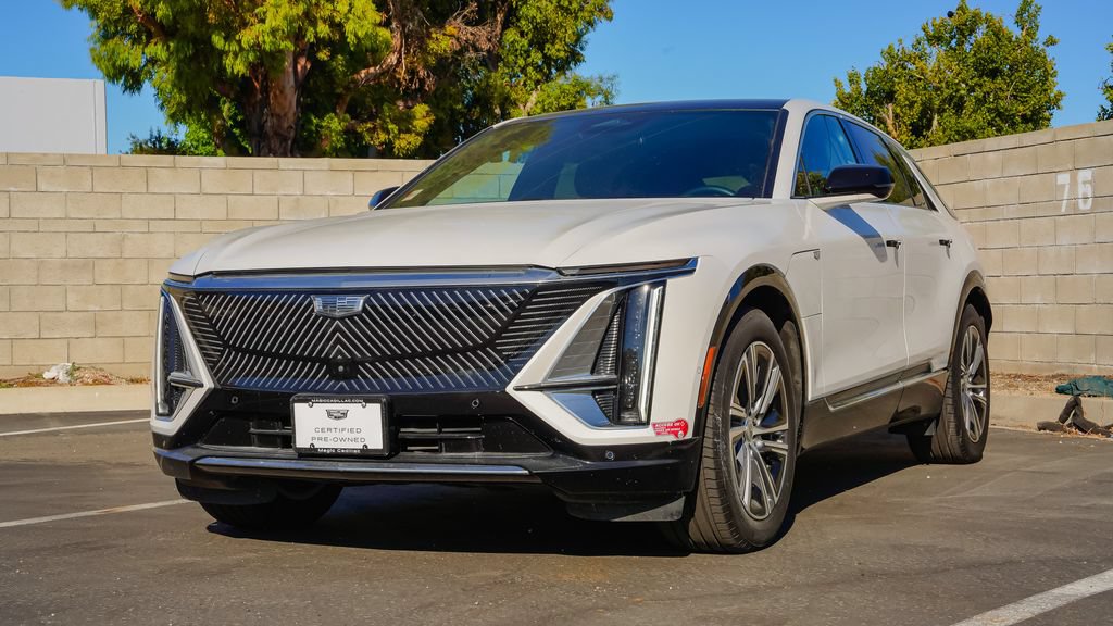 Certified 2024 Cadillac Lyriq Luxury RWD image 2
