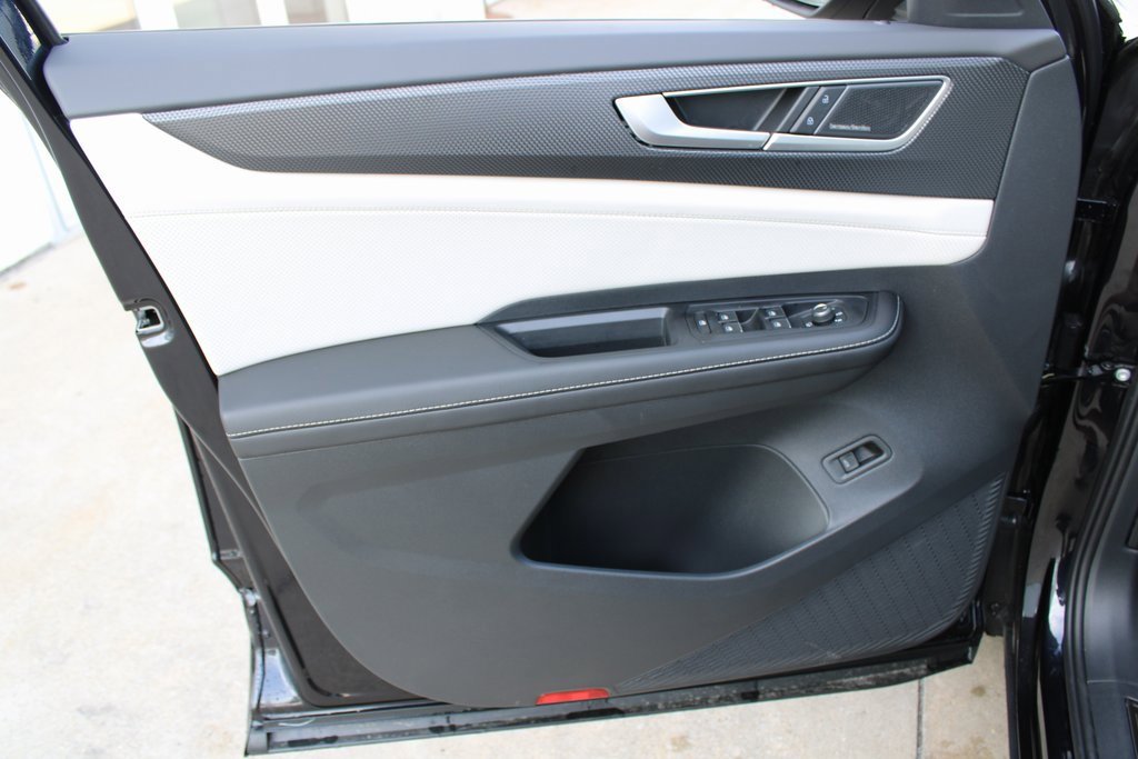 New 2026 Volkswagen Atlas Cross Sport SEL Premium R-Line image 9
