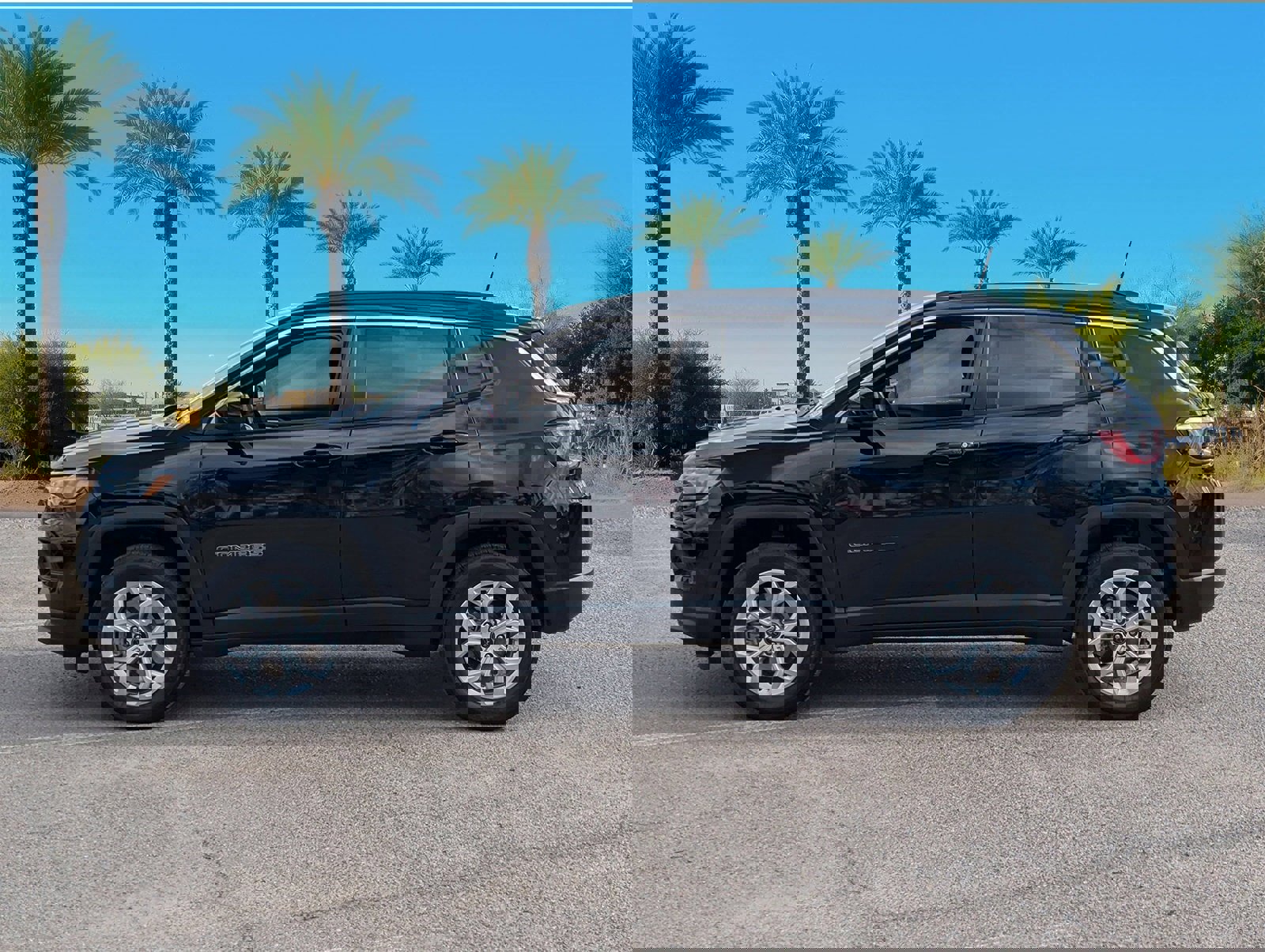 Used 2025 Jeep Compass Latitude image 2