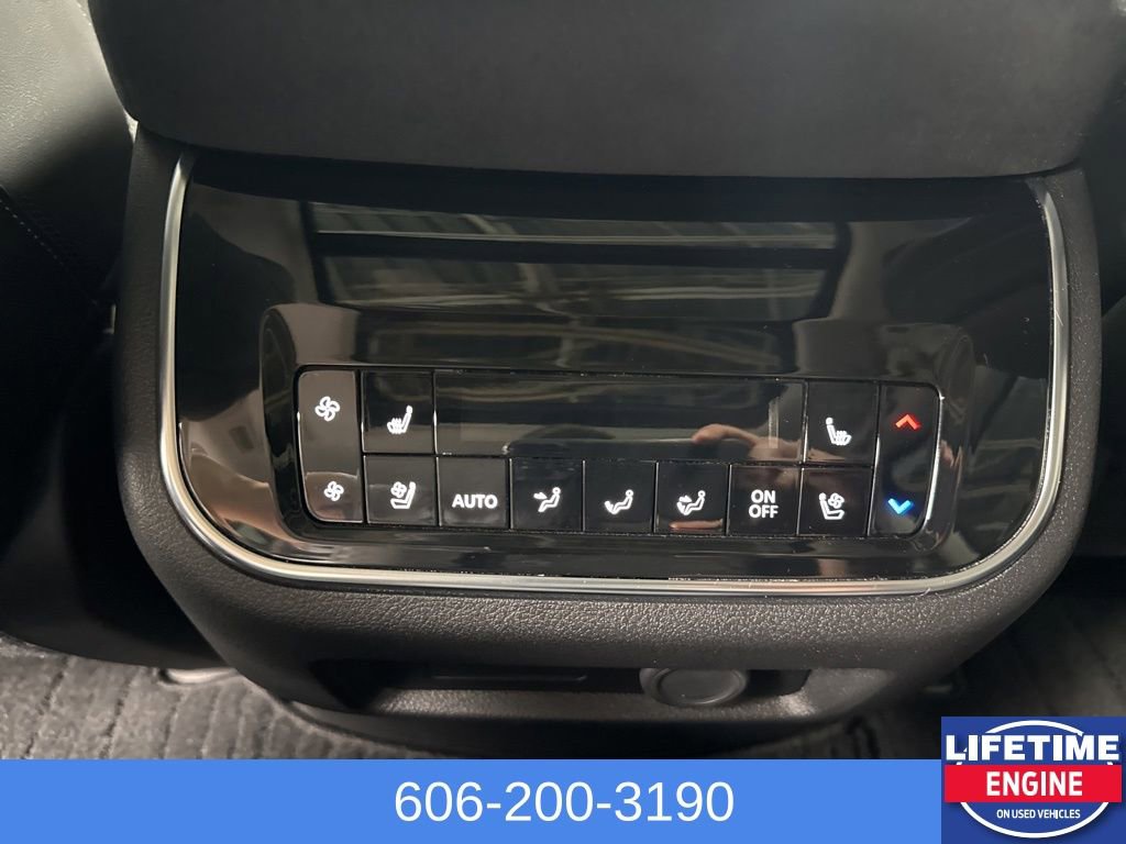 Used 2025 INFINITI QX80 Sensory image 17