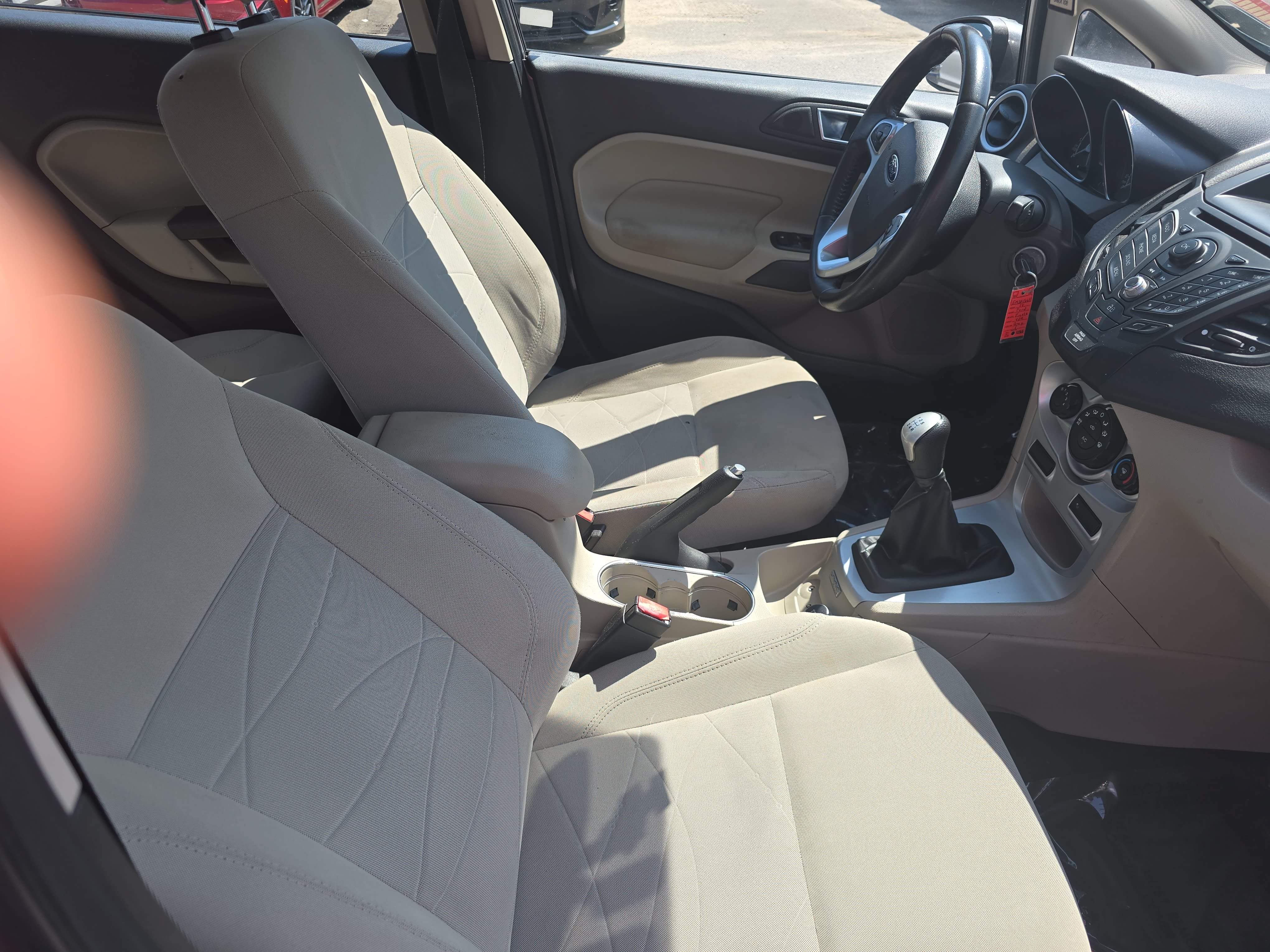 Used 2014 Ford Fiesta SE FWD image 10