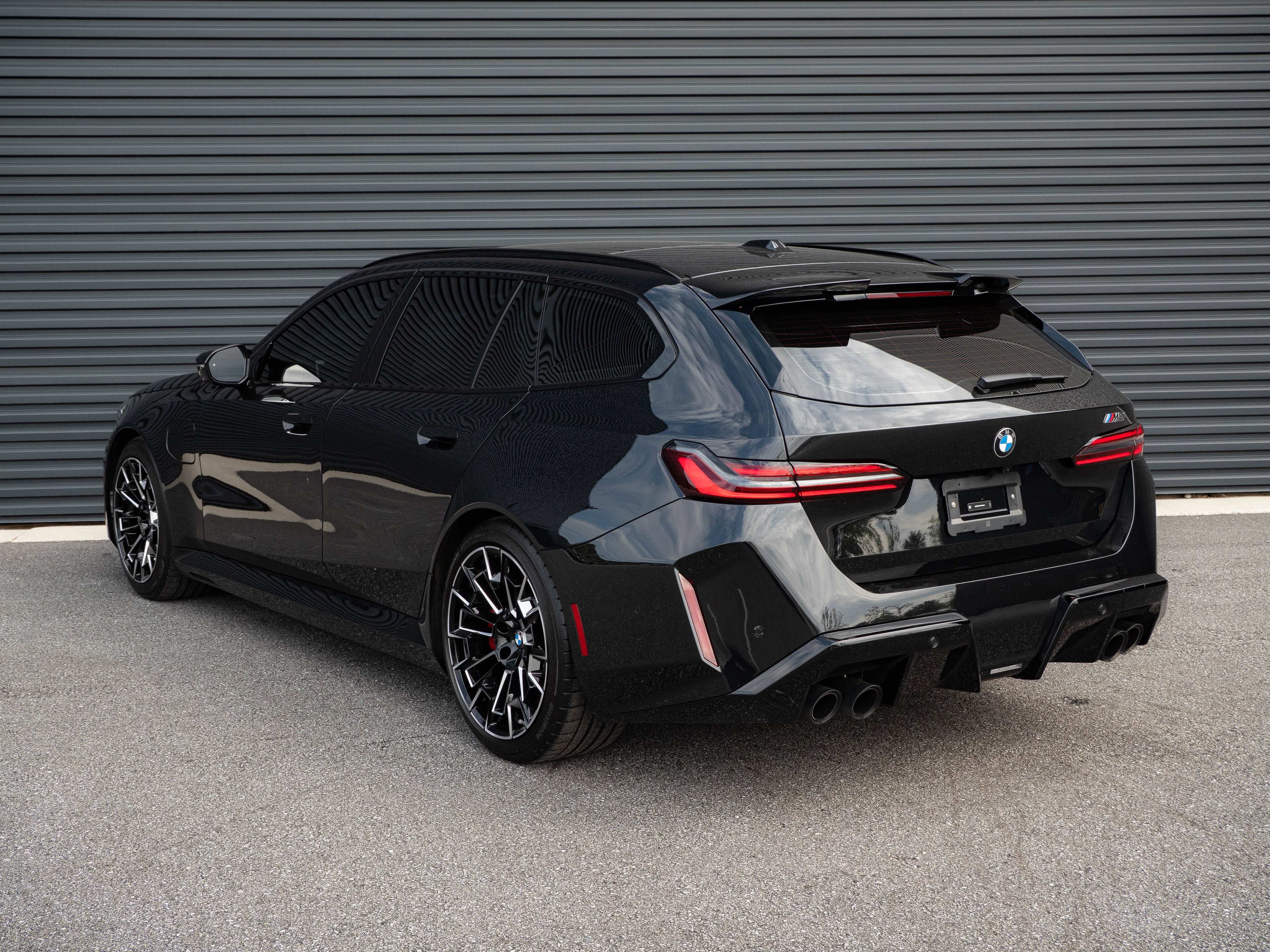 Used 2026 BMW M5 Touring AWD/4WD image 3