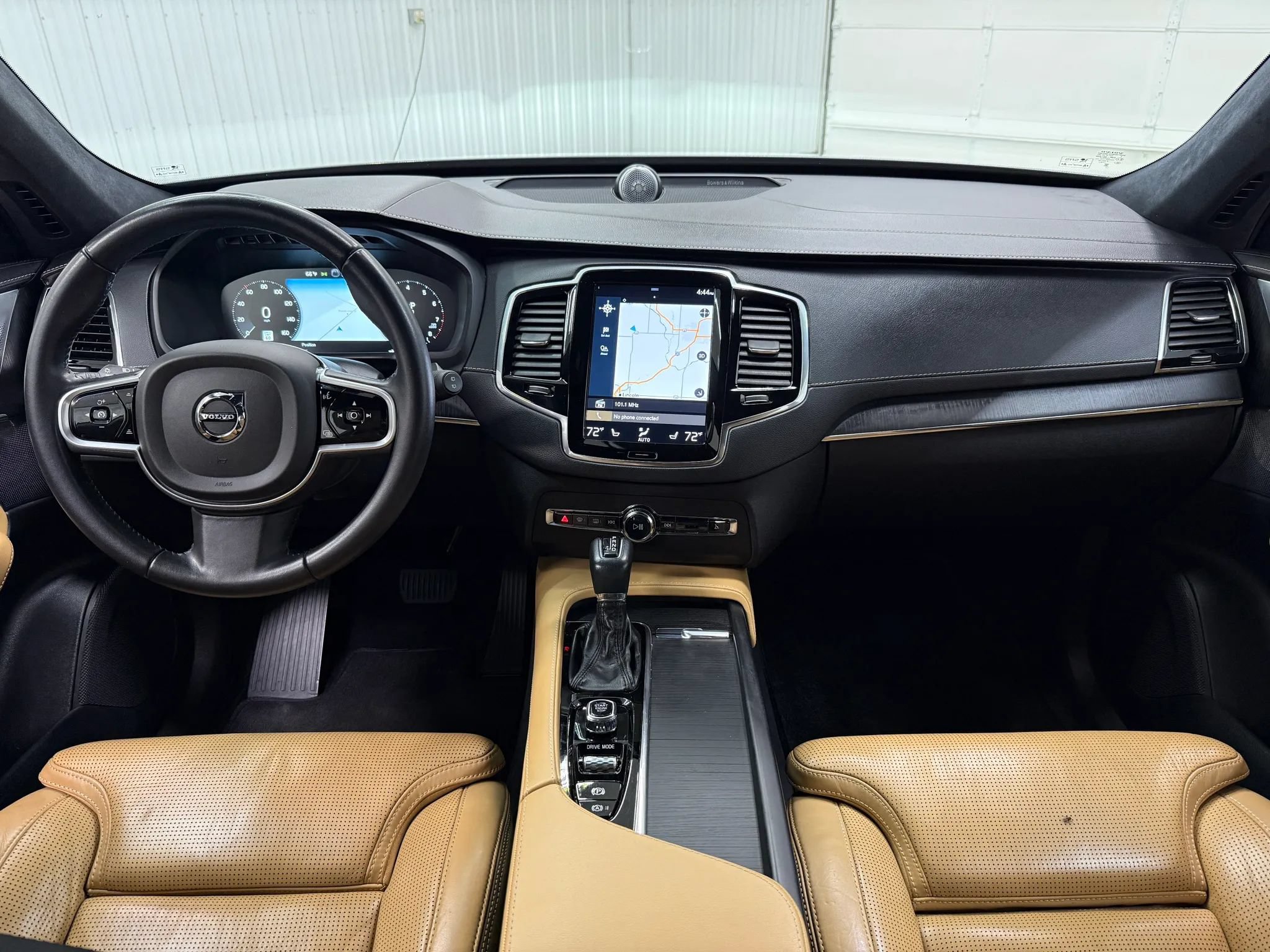 Used 2021 Volvo XC90 T6 Inscription w/ Lounge Package AWD/4WD image 13
