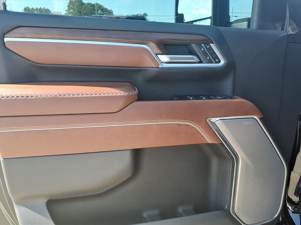 Used 2025 GMC Sierra 2500 Denali Ultimate w/ Max Trailering Package image 19