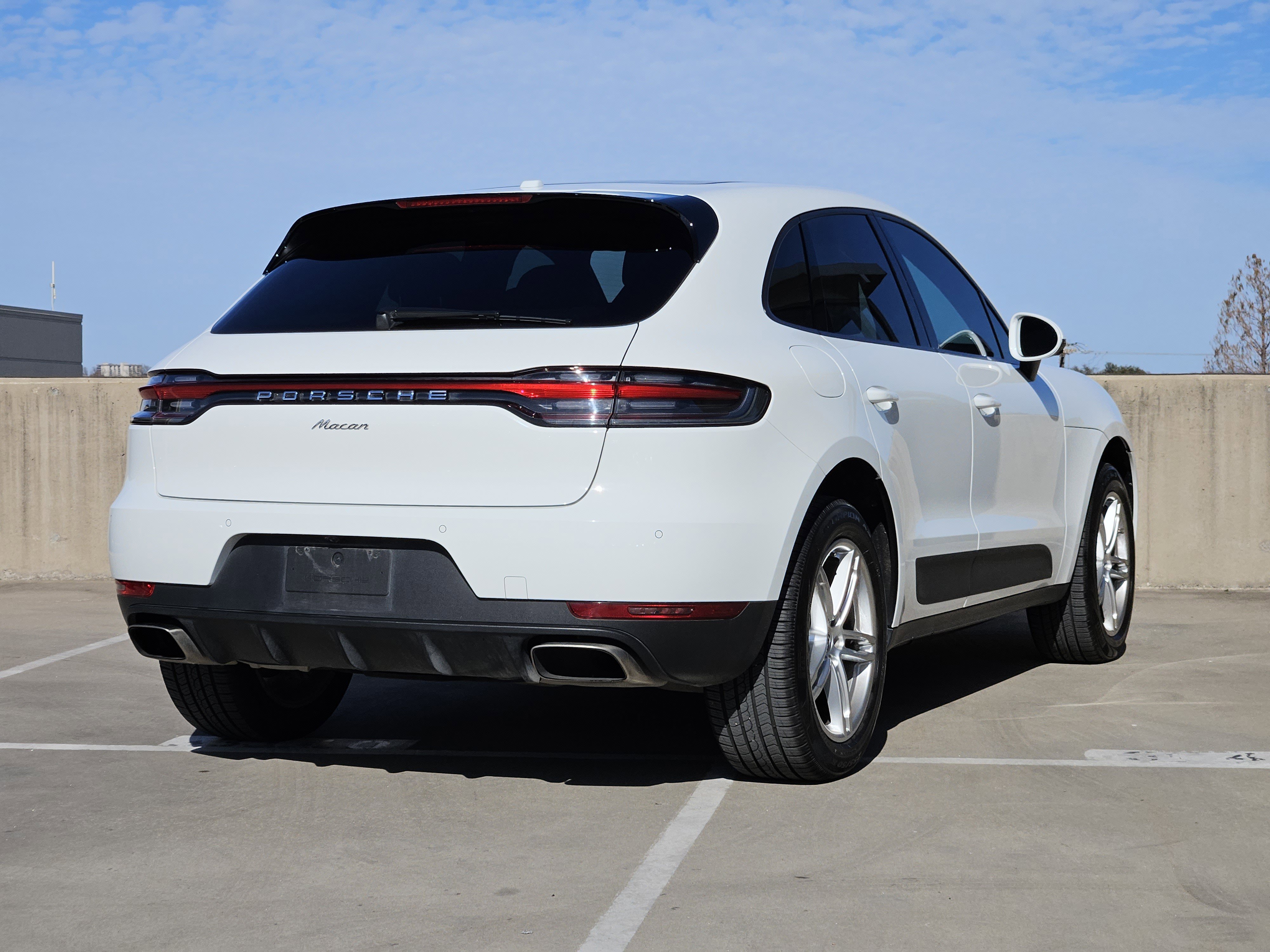 Certified 2021 Porsche Macan image 8