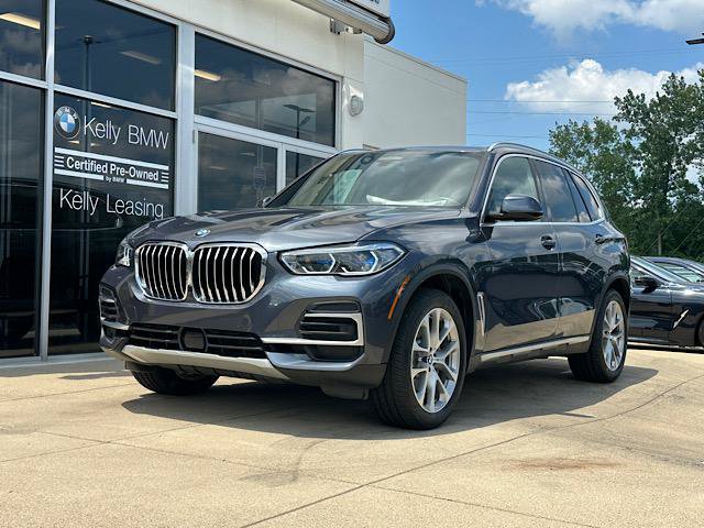 Used 2022 BMW X5 xDrive40i w/ Executive Package AWD/4WD image 3