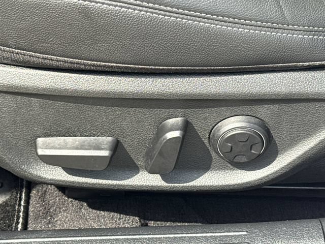 Used 2025 Genesis G70 2.5T AWD/4WD image 20