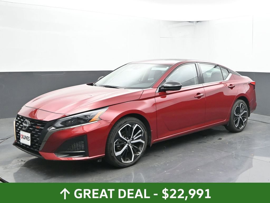 Used 2024 Nissan Altima 2.5 SR w/ SR Premium Package image 7