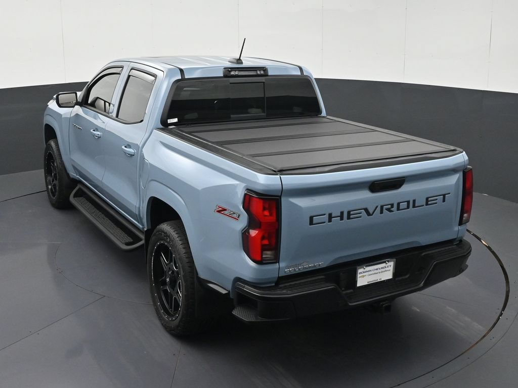 Used 2025 Chevrolet Colorado Z71 w/ Technology Package AWD/4WD image 26