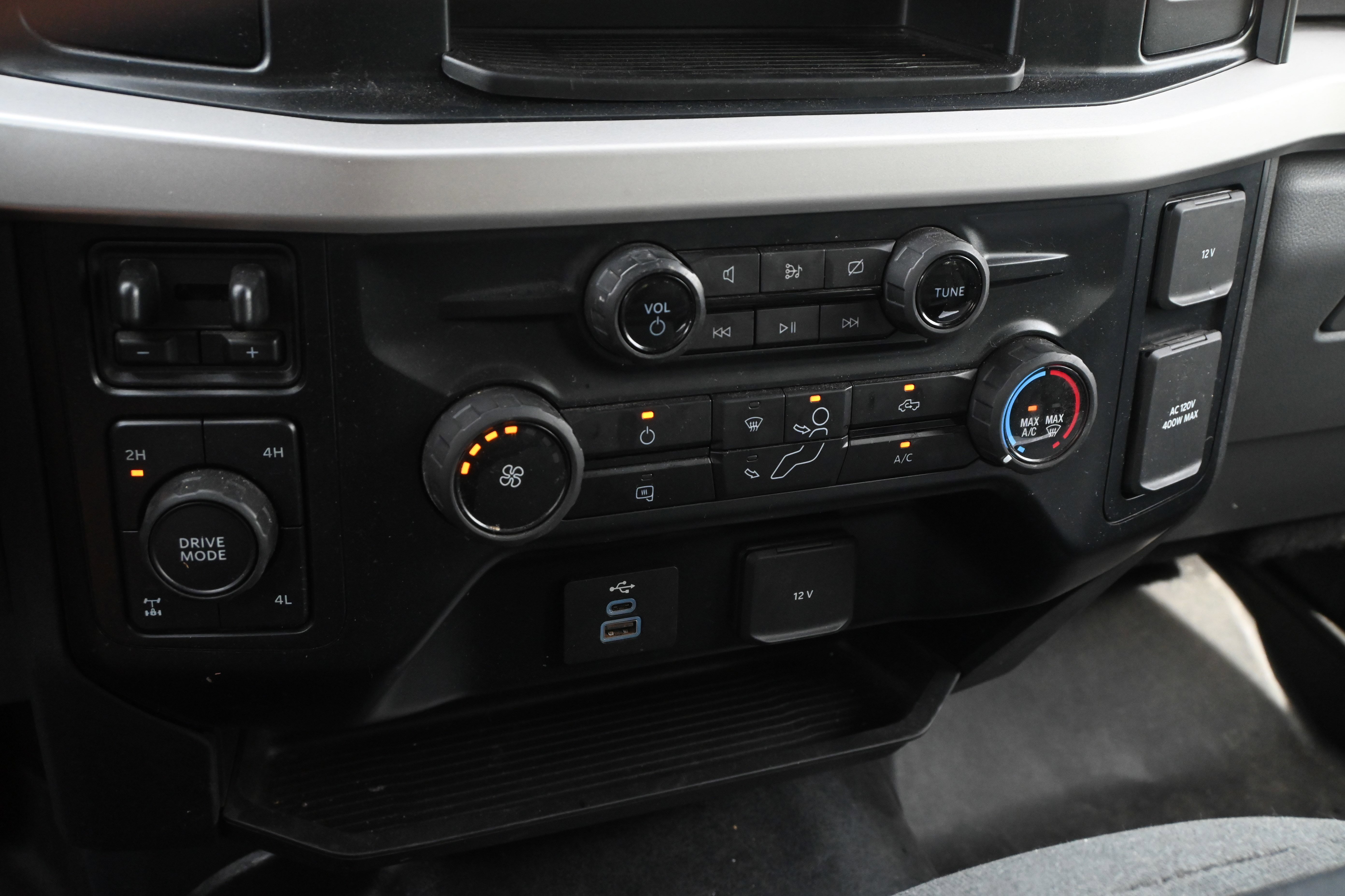 Used 2023 Ford F250 XLT AWD/4WD image 14