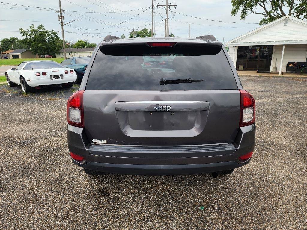 Used 2014 Jeep Compass Latitude FWD image 4