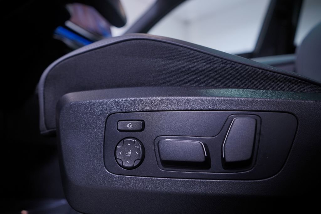 Used 2025 BMW X3 xDrive30i w/ M Sport Package image 17