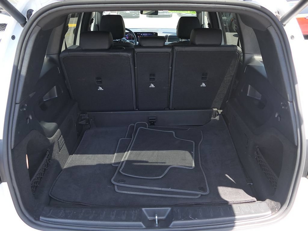 Used 2025 Mercedes-Benz GLB 250 4MATIC image 23