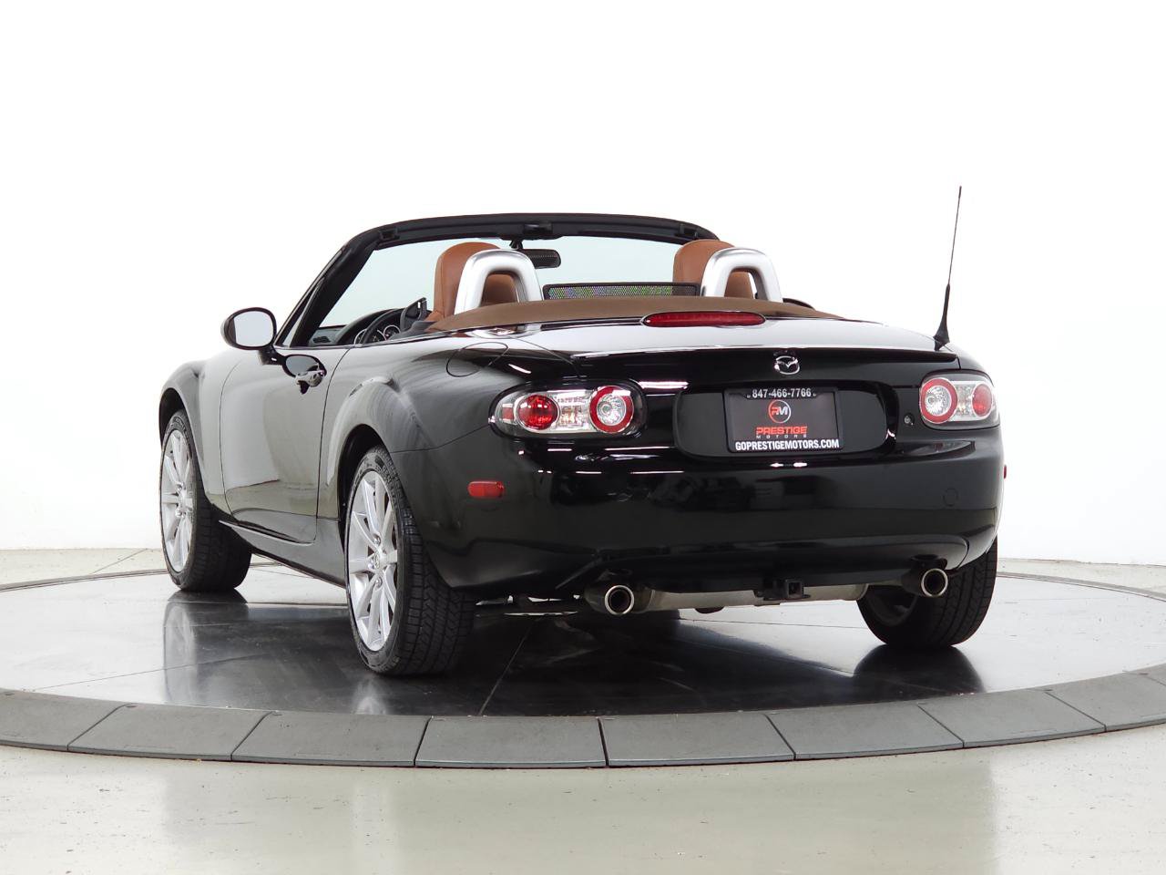 Used 2006 MAZDA MX-5 Miata Grand Touring w/ Premium Pkg RWD image 4