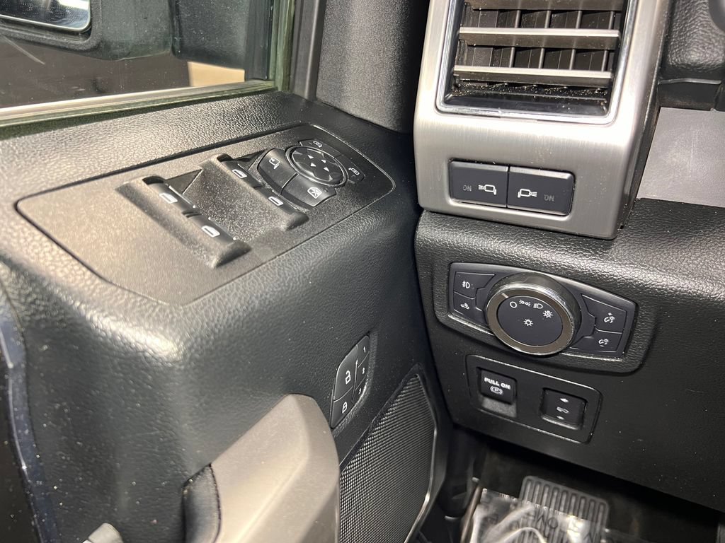 Used 2020 Ford F150 Platinum AWD/4WD image 16