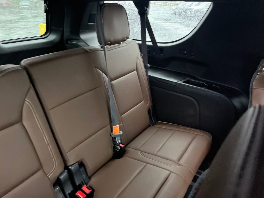 Used 2021 Chevrolet Suburban High Country image 32