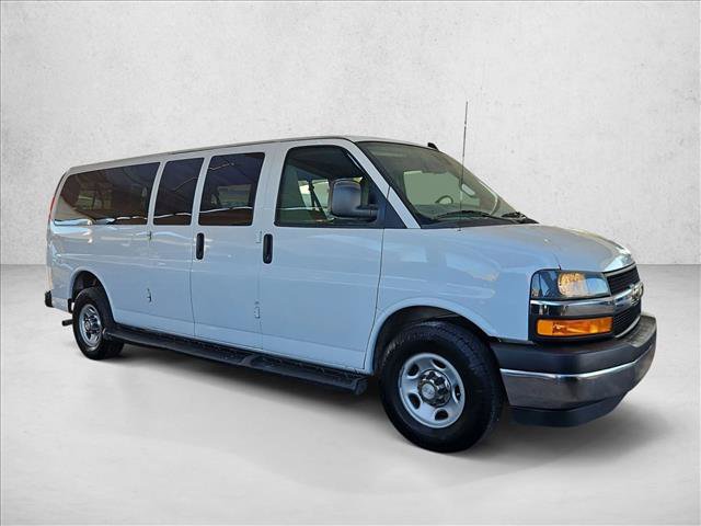 Used 2020 Chevrolet Express 3500 LT w/ LT Preferred Equipment Group RWD image 3