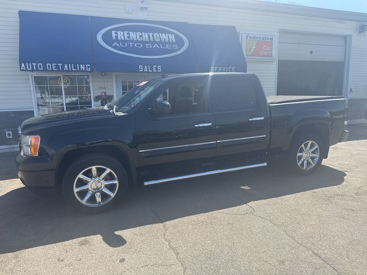 Used 2012 GMC Sierra 1500 Denali image 2