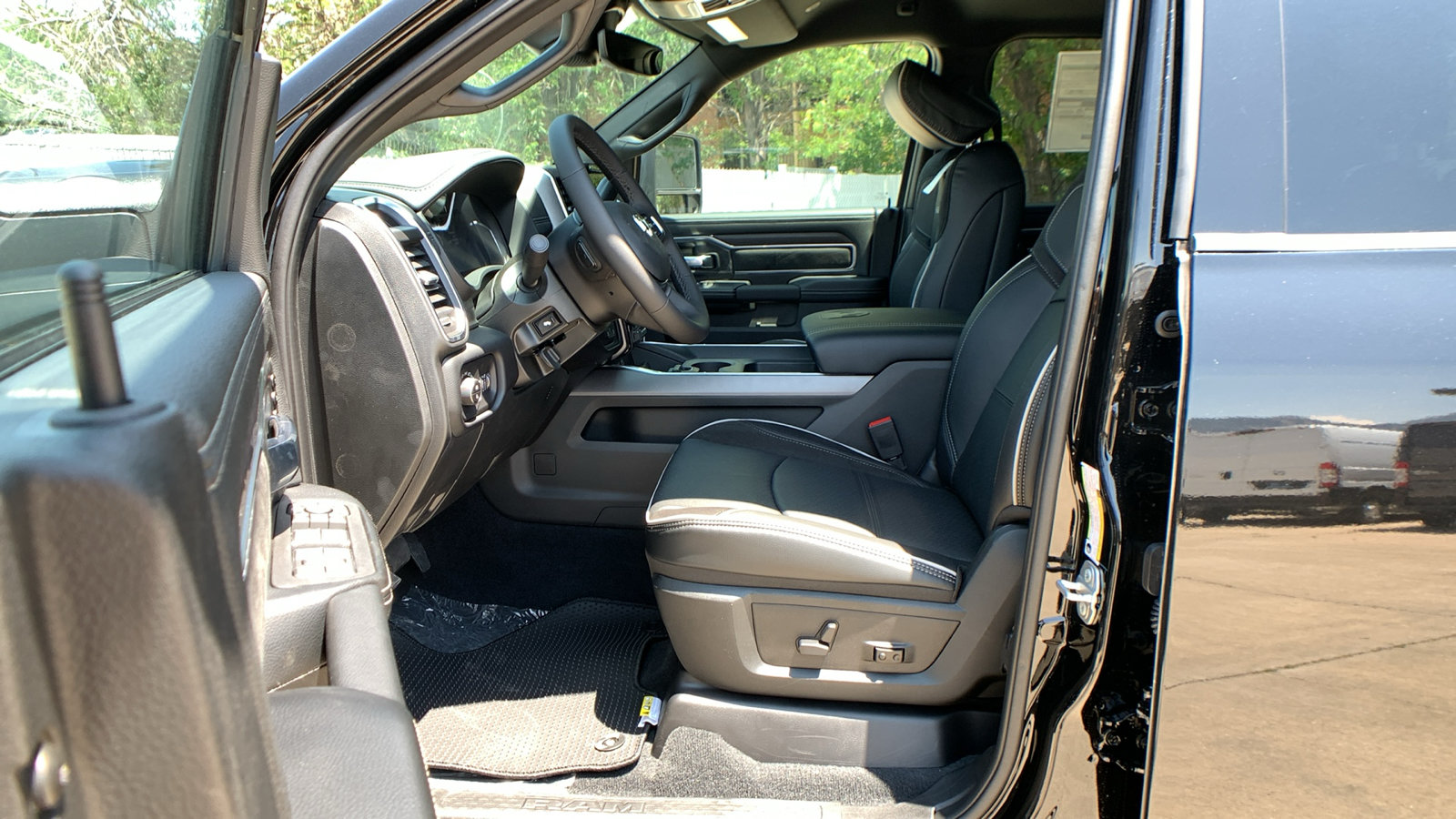 New 2026 RAM 2500 Laramie w/ Night Edition AWD/4WD image 14