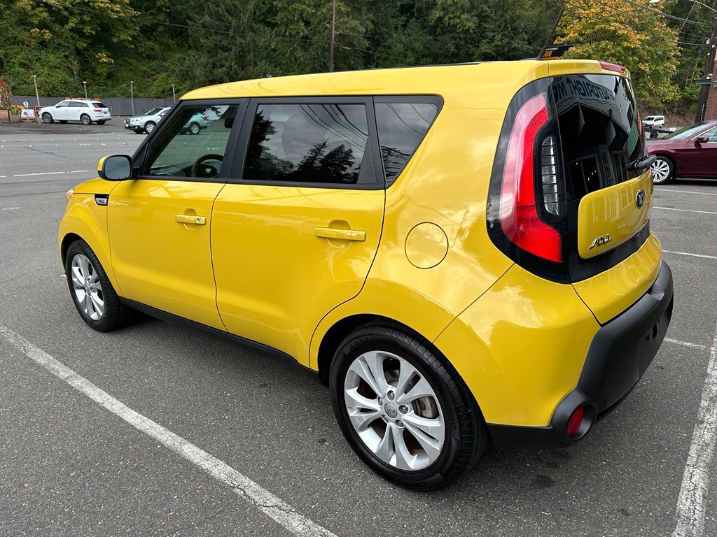 Used 2015 Kia Soul + FWD image 7