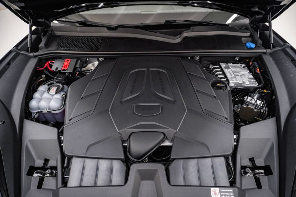 New 2026 Porsche Cayenne Coupe AWD/4WD image 29
