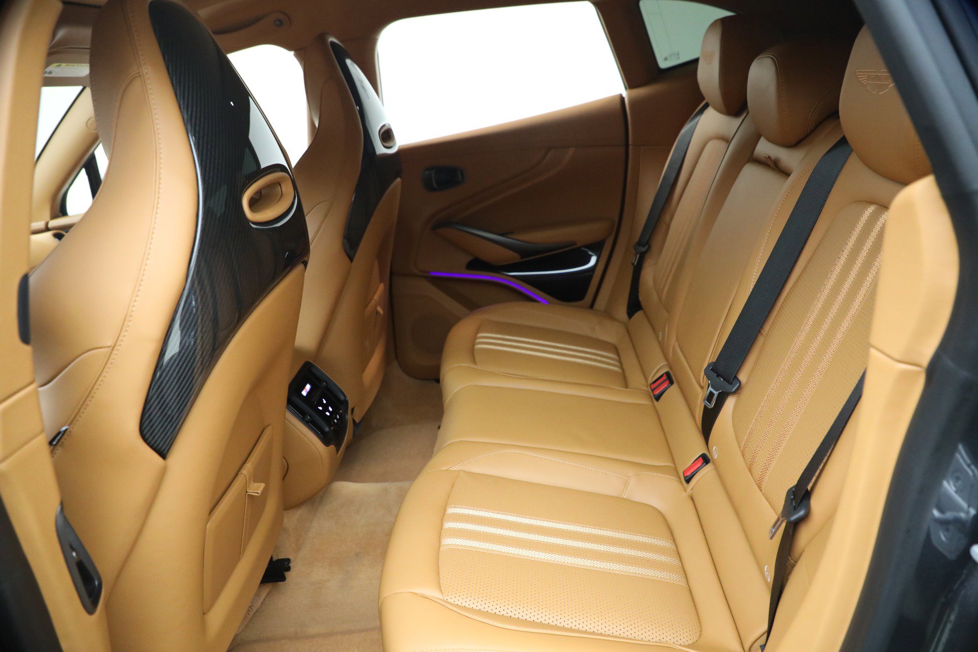 New 2026 Aston Martin DBX 707 image 28