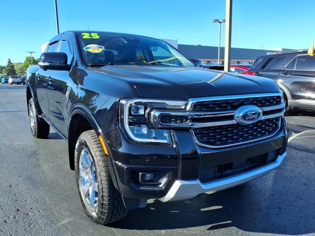 Used 2025 Ford Ranger Lariat w/ FX4 Off-Road Package AWD/4WD image 3